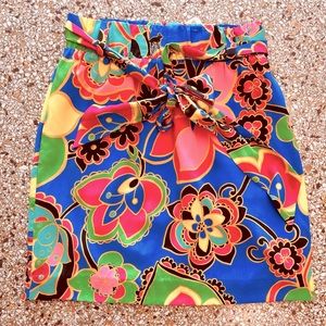Super Cute Silk Pull On Lilly Pulitzer Skirt With Pockets and Sash Size Small